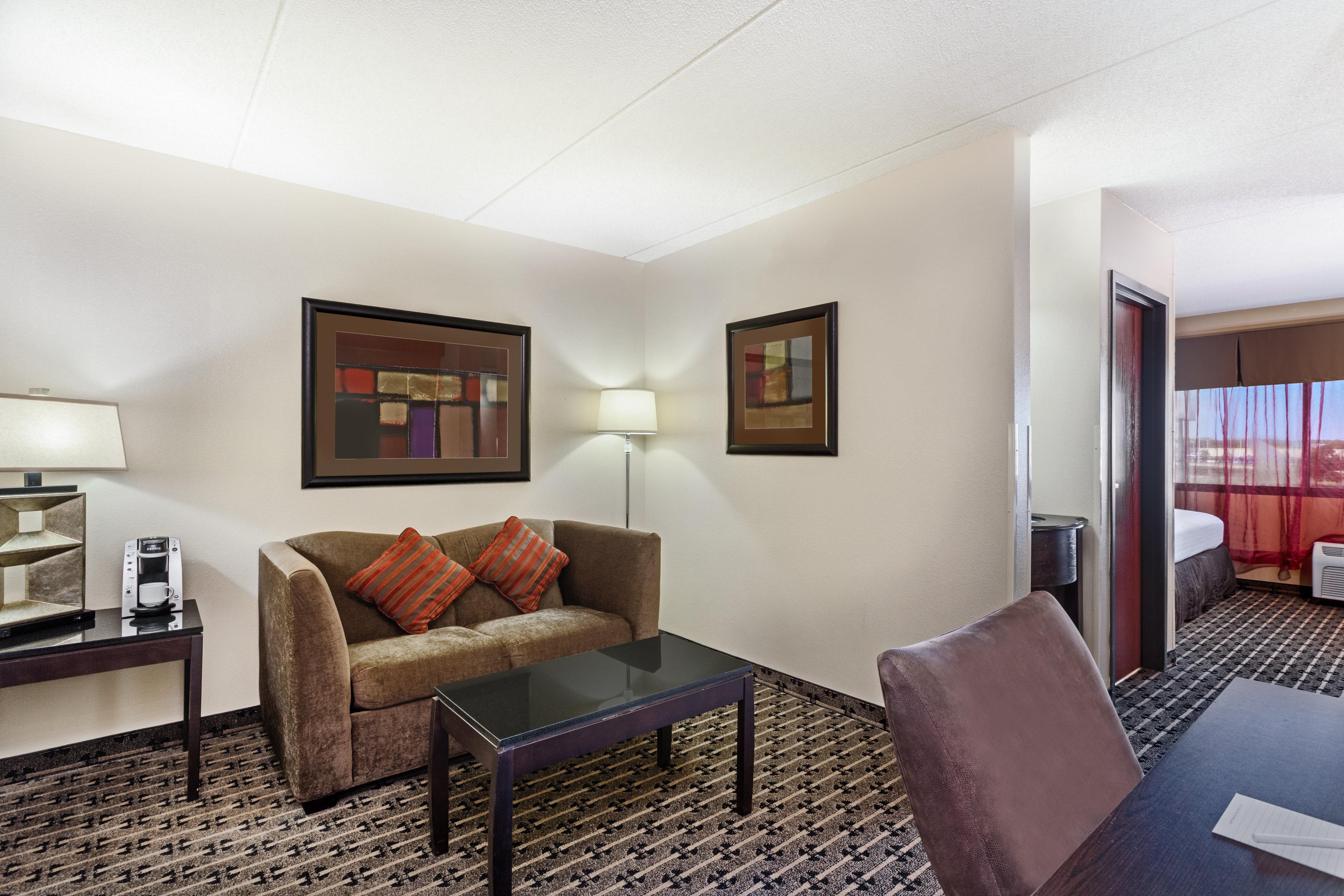 Crowne Plaza Milwaukee South By Ihg Hotel Exterior foto