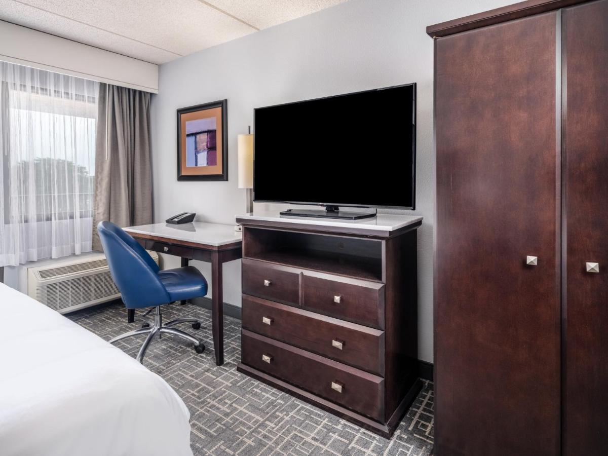 Crowne Plaza Milwaukee South By Ihg Hotel Exterior foto