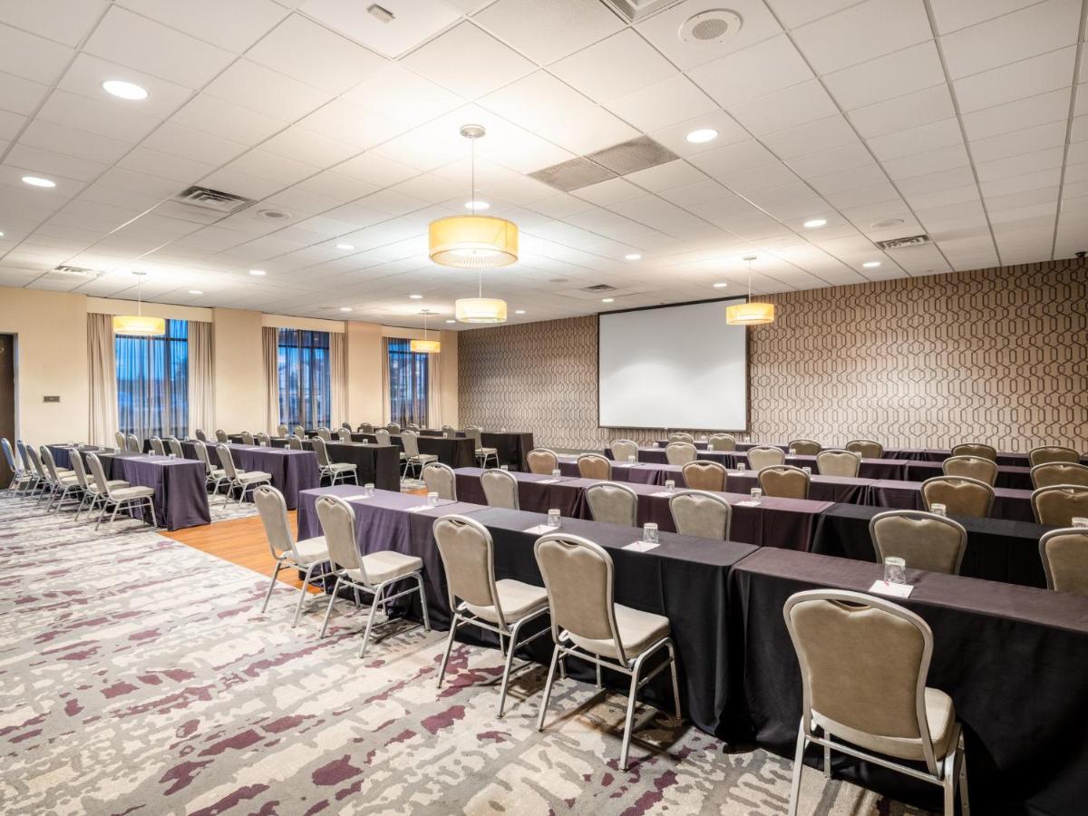 Crowne Plaza Milwaukee South By Ihg Hotel Exterior foto
