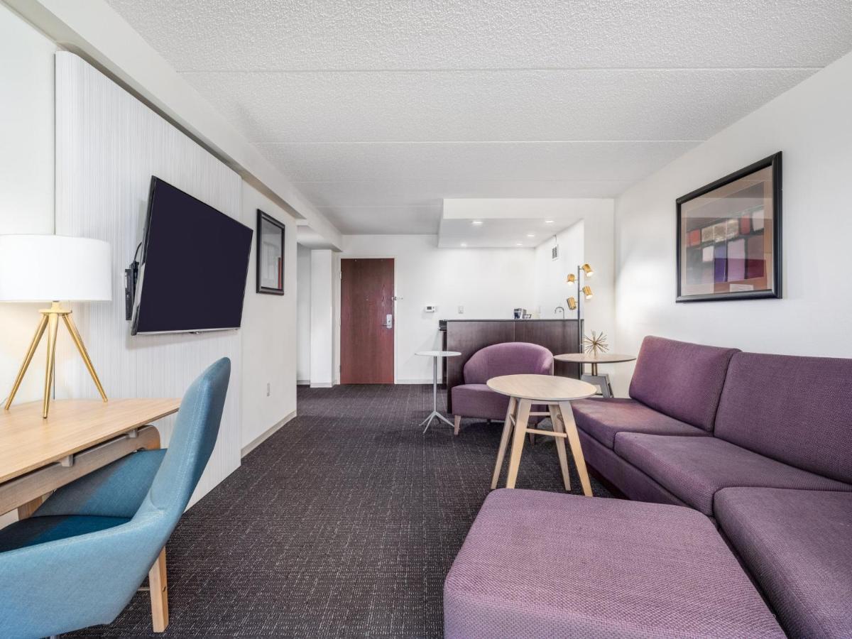 Crowne Plaza Milwaukee South By Ihg Hotel Exterior foto