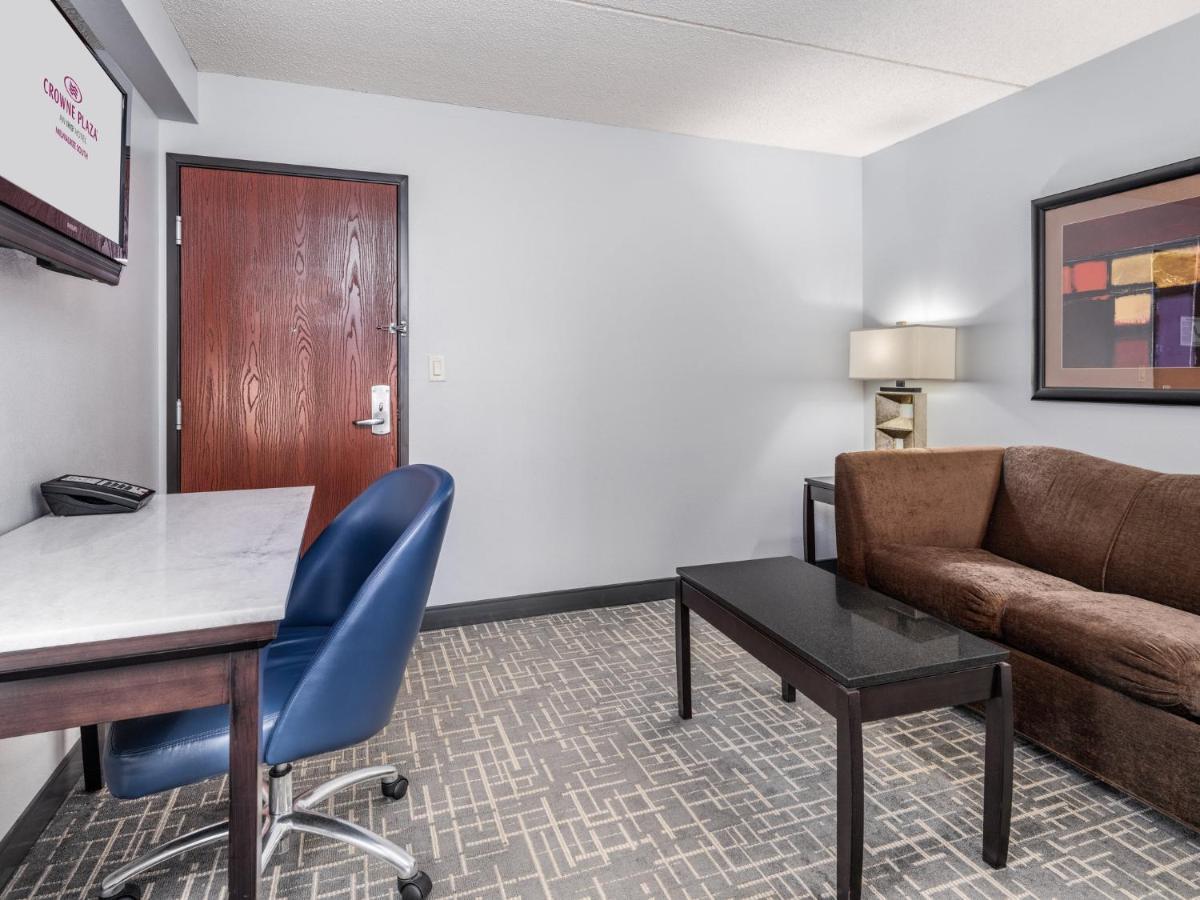 Crowne Plaza Milwaukee South By Ihg Hotel Exterior foto