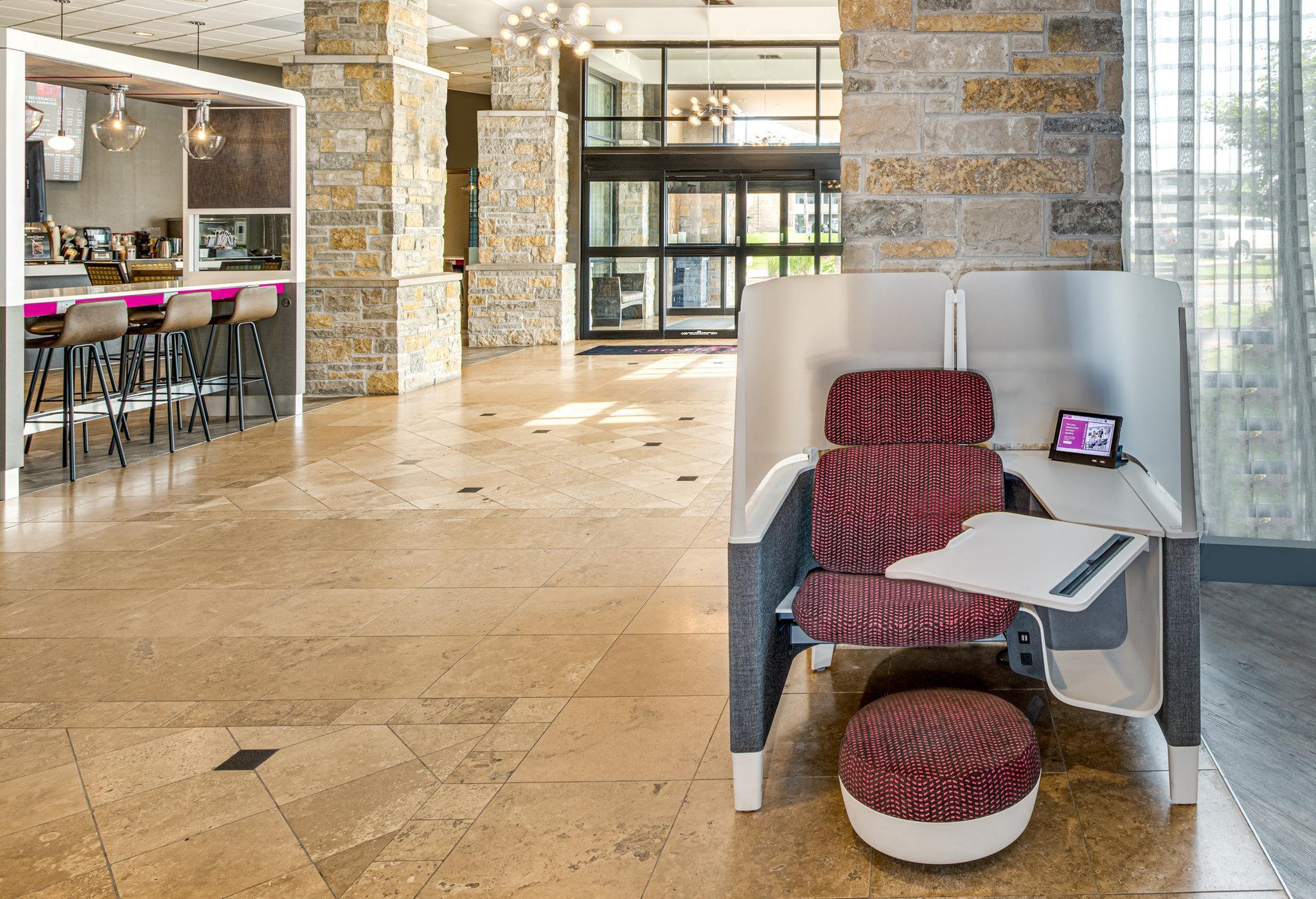 Crowne Plaza Milwaukee South By Ihg Hotel Exterior foto