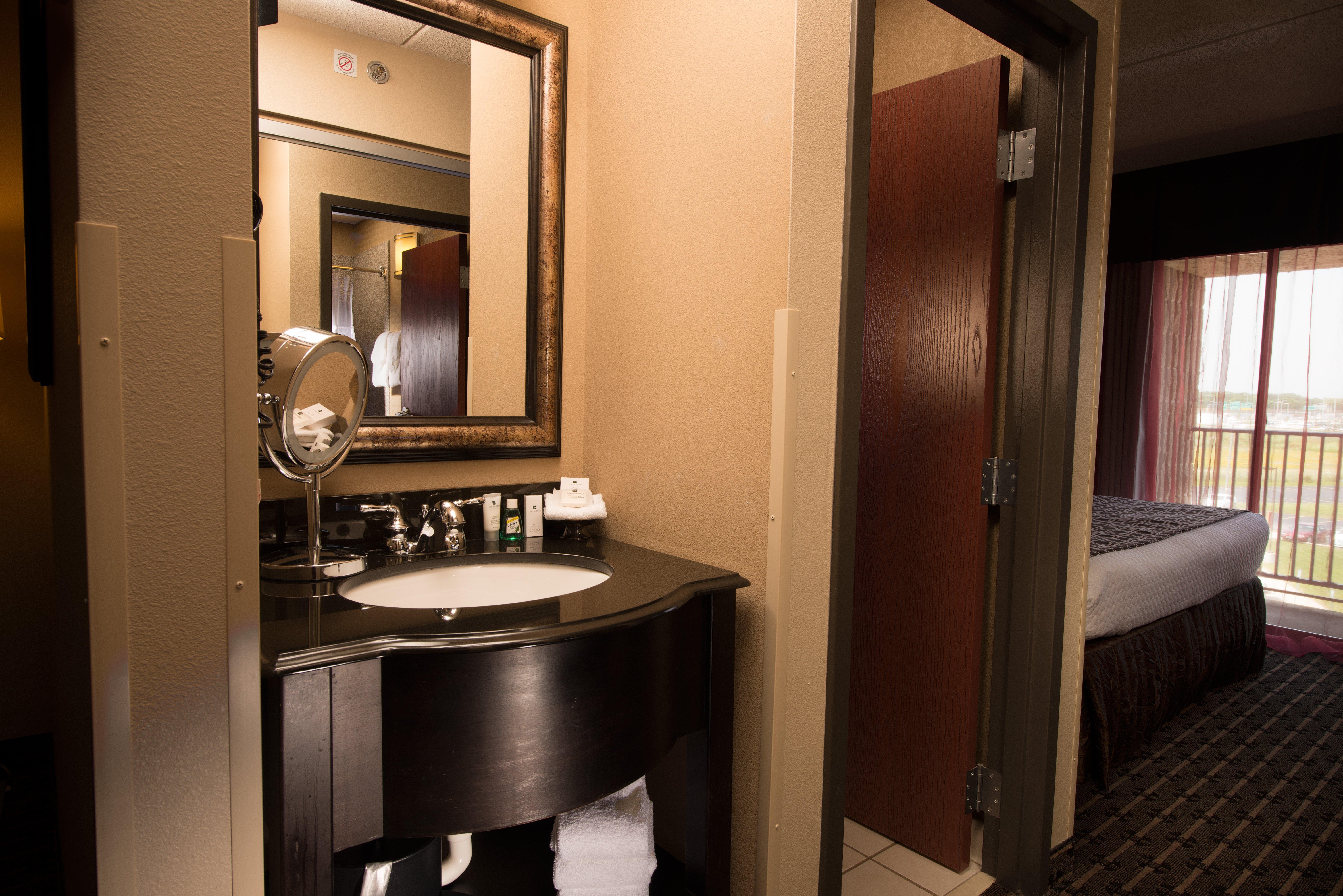 Crowne Plaza Milwaukee South By Ihg Hotel Exterior foto